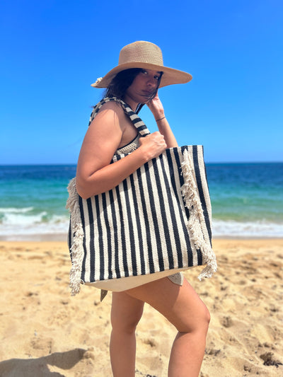 BLACK AND WHITE STRIPED BEACH TOTE